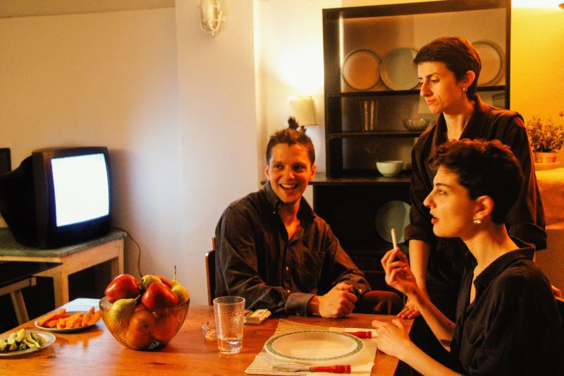 o-anthrwpos-pou-perase-i-me-endiaferei-roula